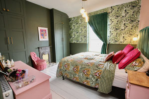 Main bedroom- click for photo gallery